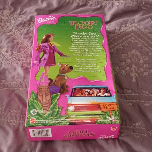 Scooby Doo Barbie as Daphne and 2 Mystery Machines - Picture 7 of 10